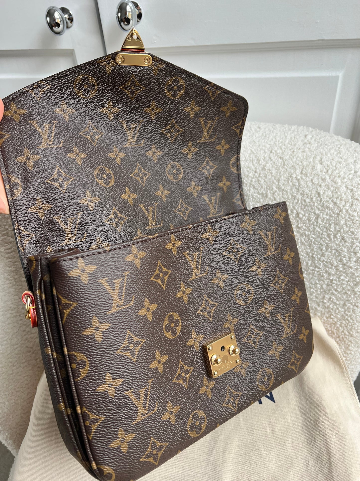 Louis Vuitton Pochette Metis Monogram (RRP £2,020)