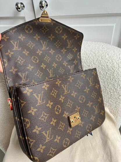 Louis Vuitton Pochette Metis Monogram (RRP £2,020)