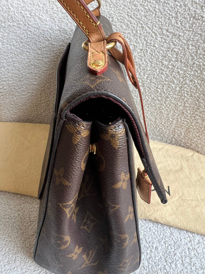 Louis Vuitton Cluny MM Monogram (RRP £1890)