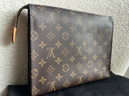 Louis Vuitton Toiletry Pouch 26 Monogram
