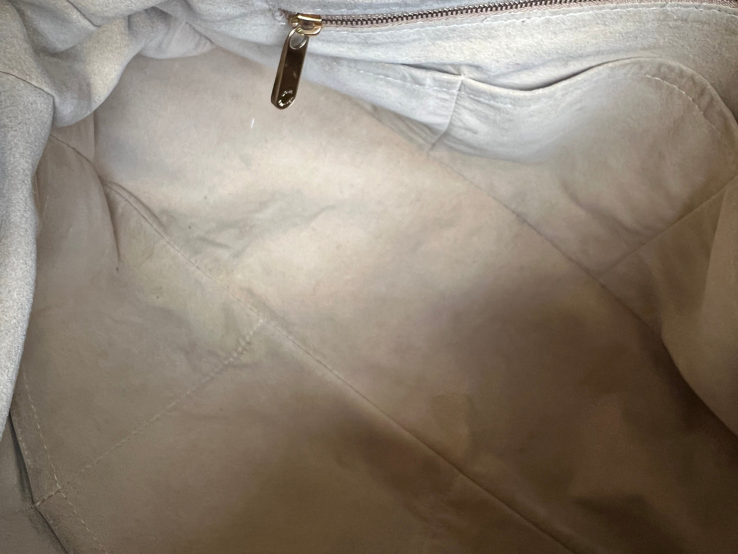 Louis Vuitton Artsy MM Monogram (RRP £1,940)