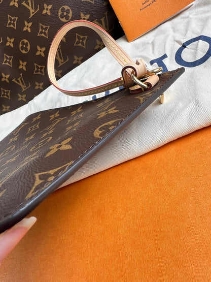 Louis Vuitton Carry It Tote