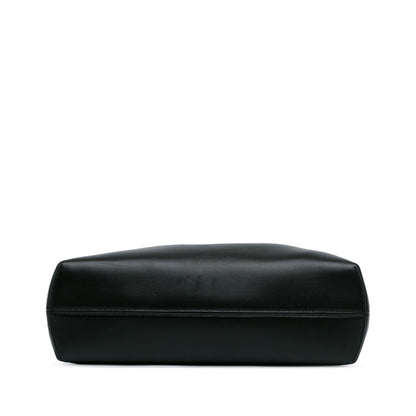 Fendi Medium Leather Fendi First Shoulder Bag (SHG-giZiCe)