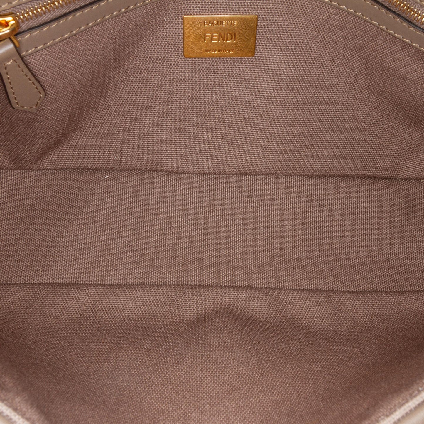 Fendi Large Zucca Embossed Leather Baguette Satchel Shg-Jlanxb
