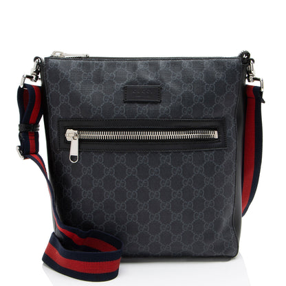 Gucci GG Supreme Medium Messenger