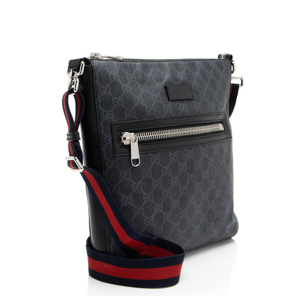 Gucci GG Supreme Medium Messenger