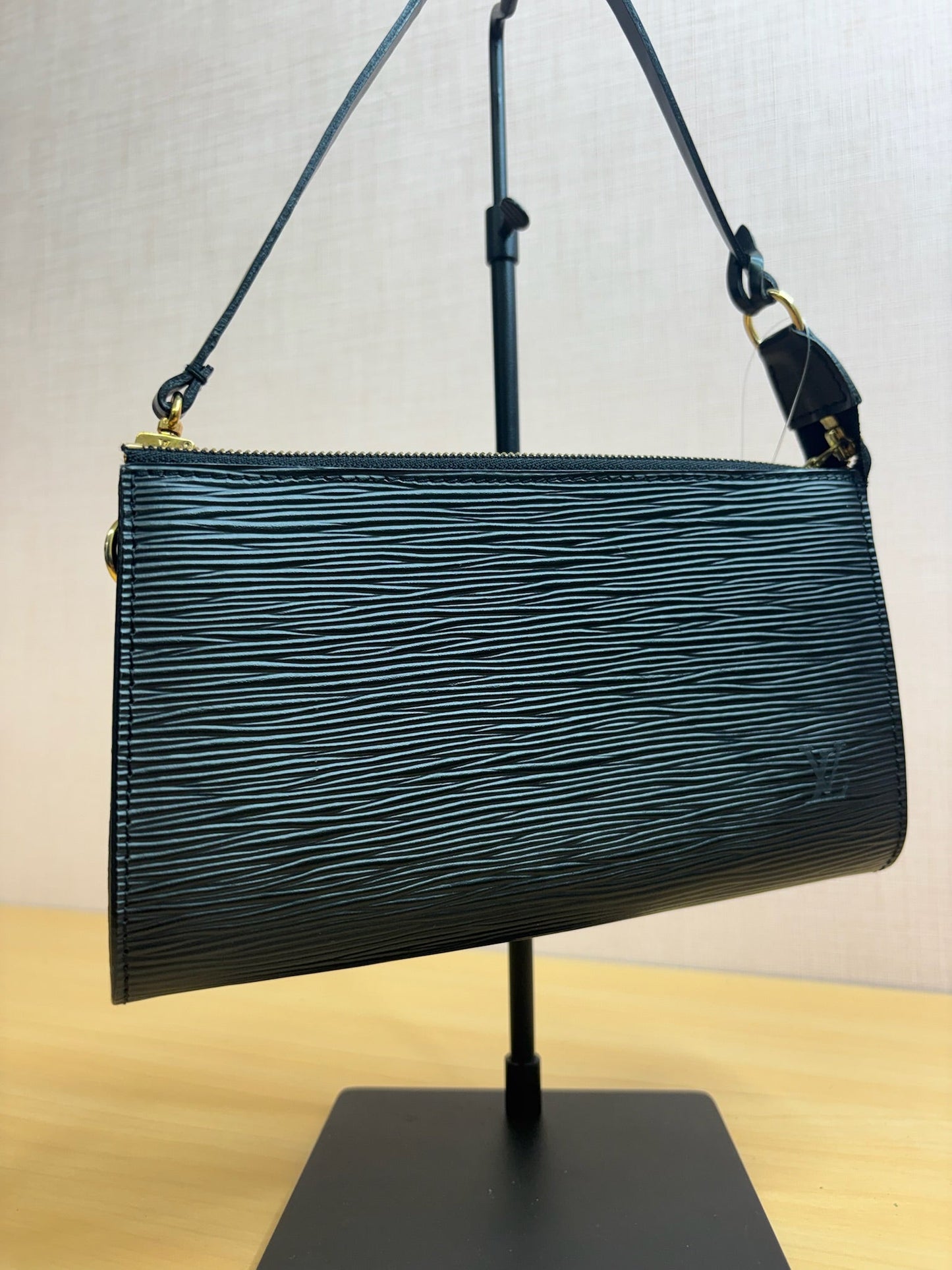 Louis Vuitton Pochette Accessoires in Black Epi Leather