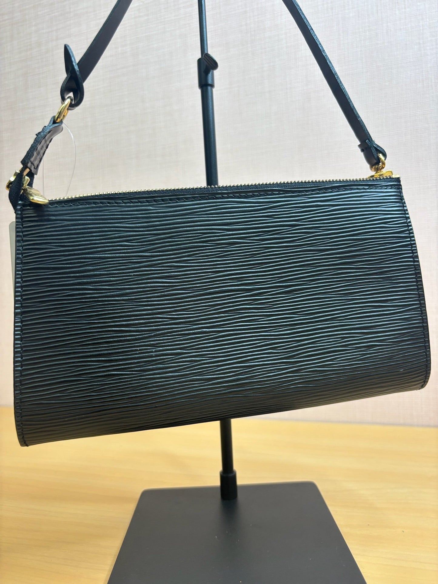 Louis Vuitton Pochette Accessoires in Black Epi Leather