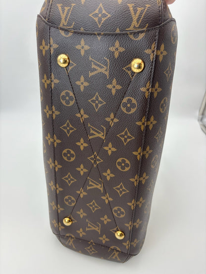 Louis Vuitton Montaigne Handbag