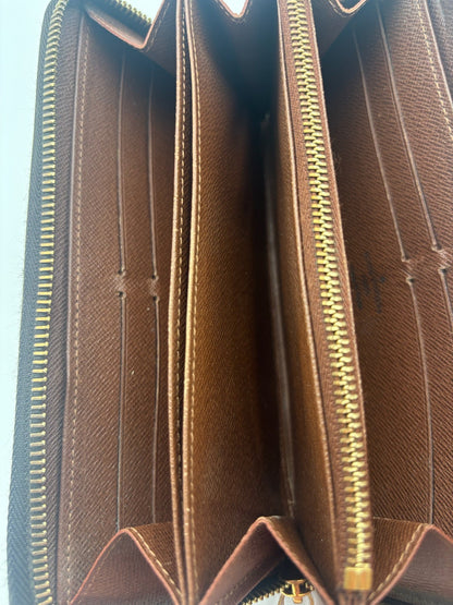 Louis Vuitton Monogram Zippy Wallet