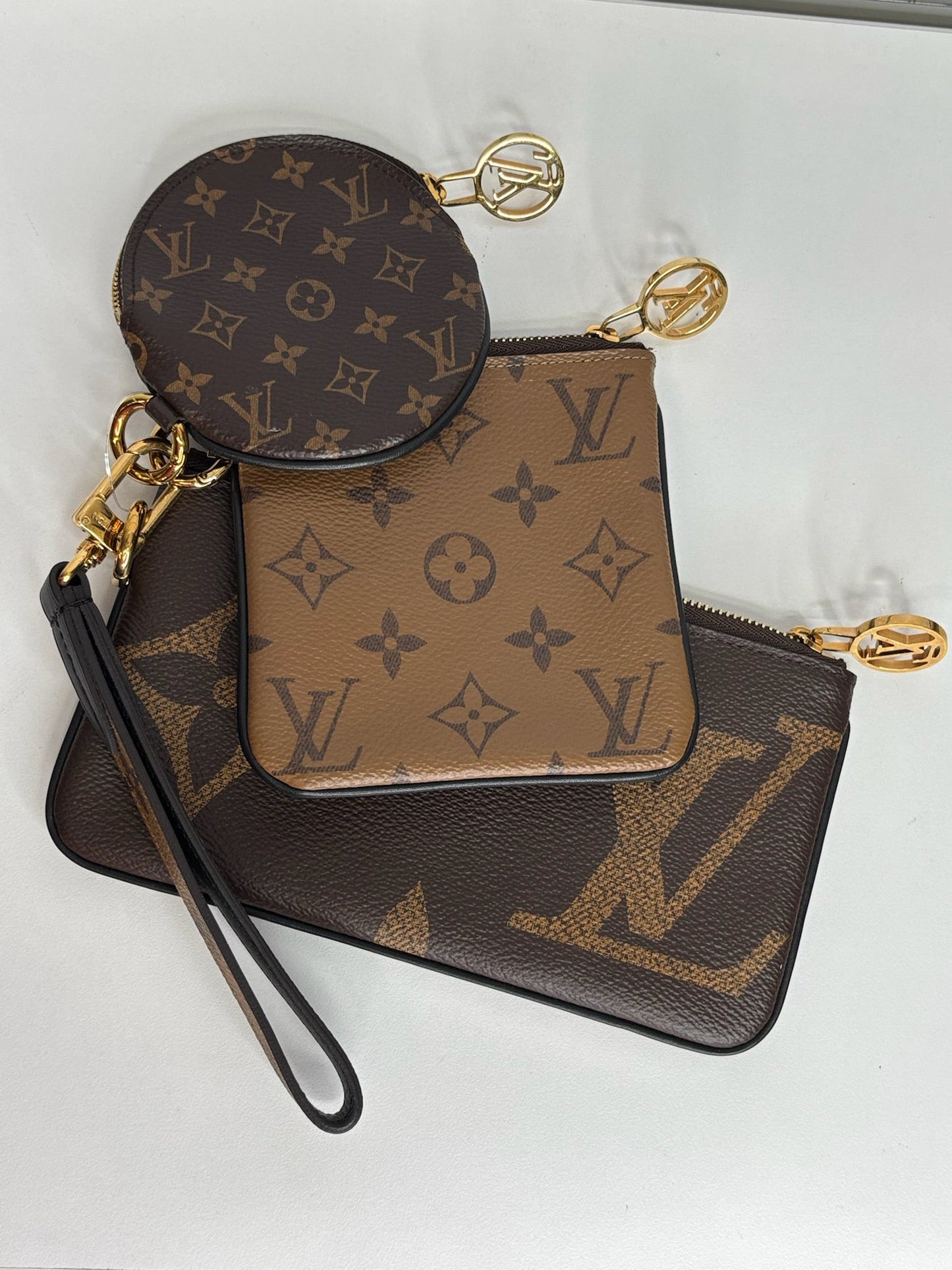 Louis Vuitton Reverse Monogram Giant Trio Pouch (JP)