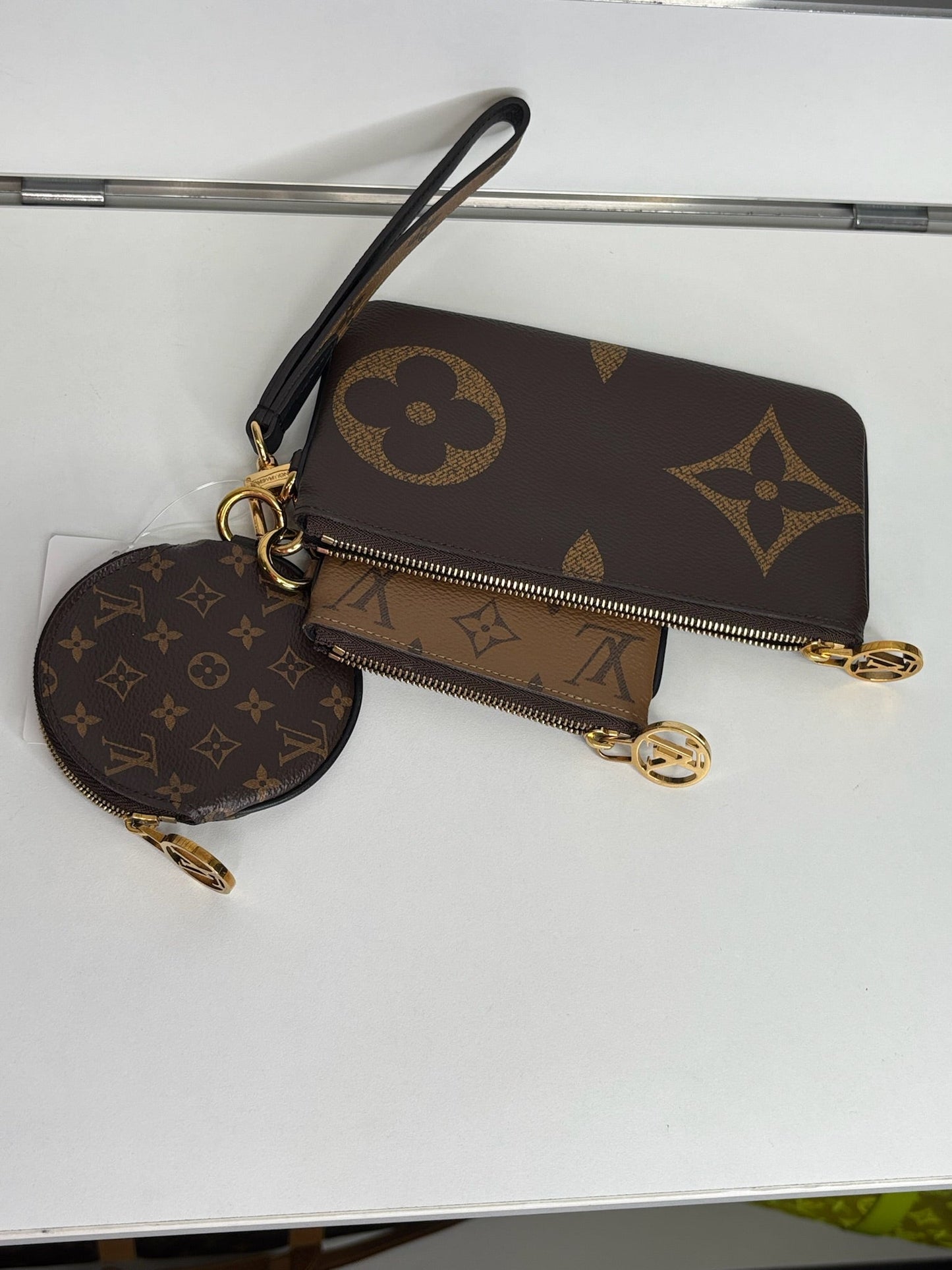 Louis Vuitton Reverse Monogram Giant Trio Pouch (JP)
