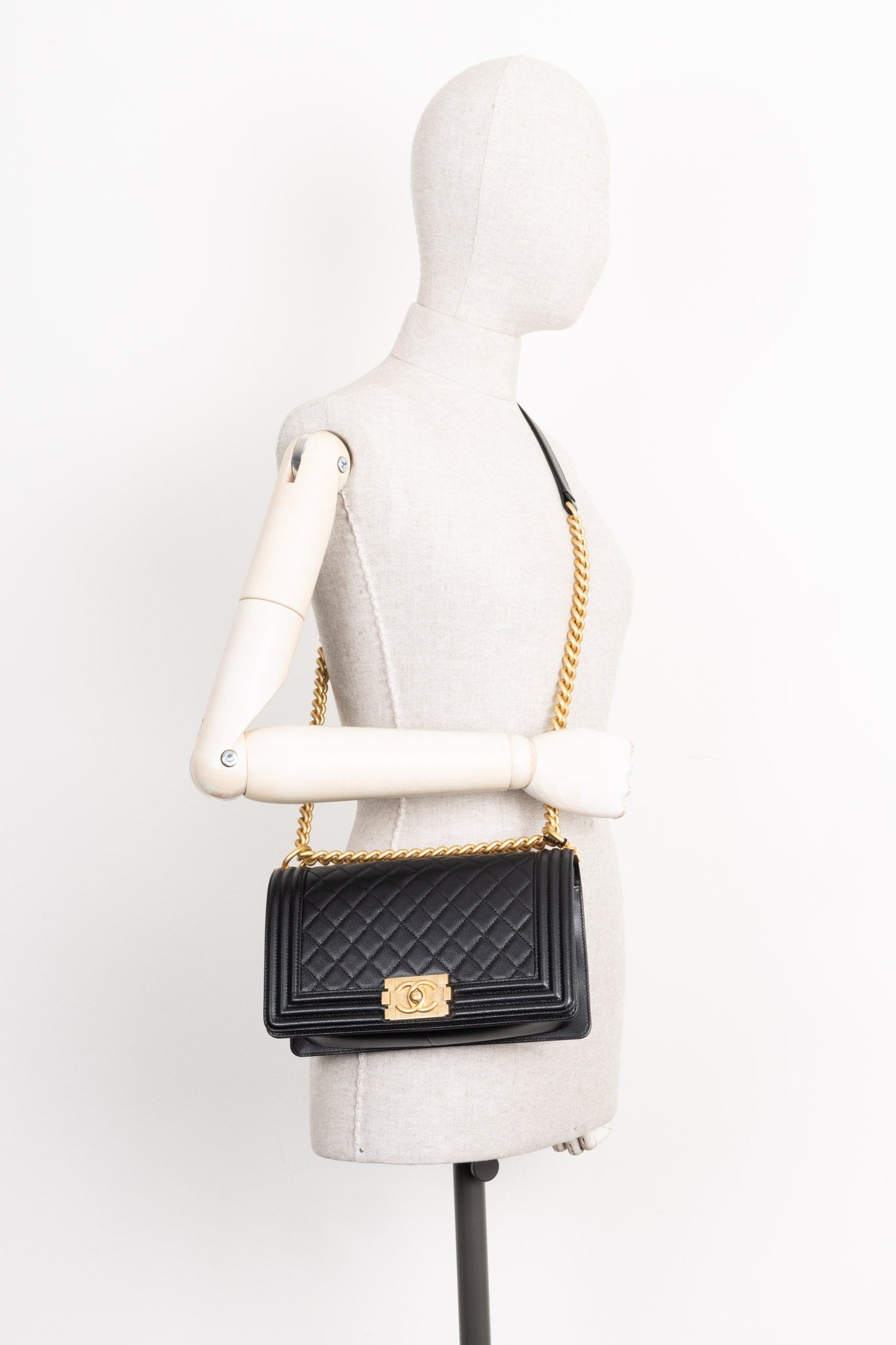 Chanel Boy Bag Medium Caviar Black