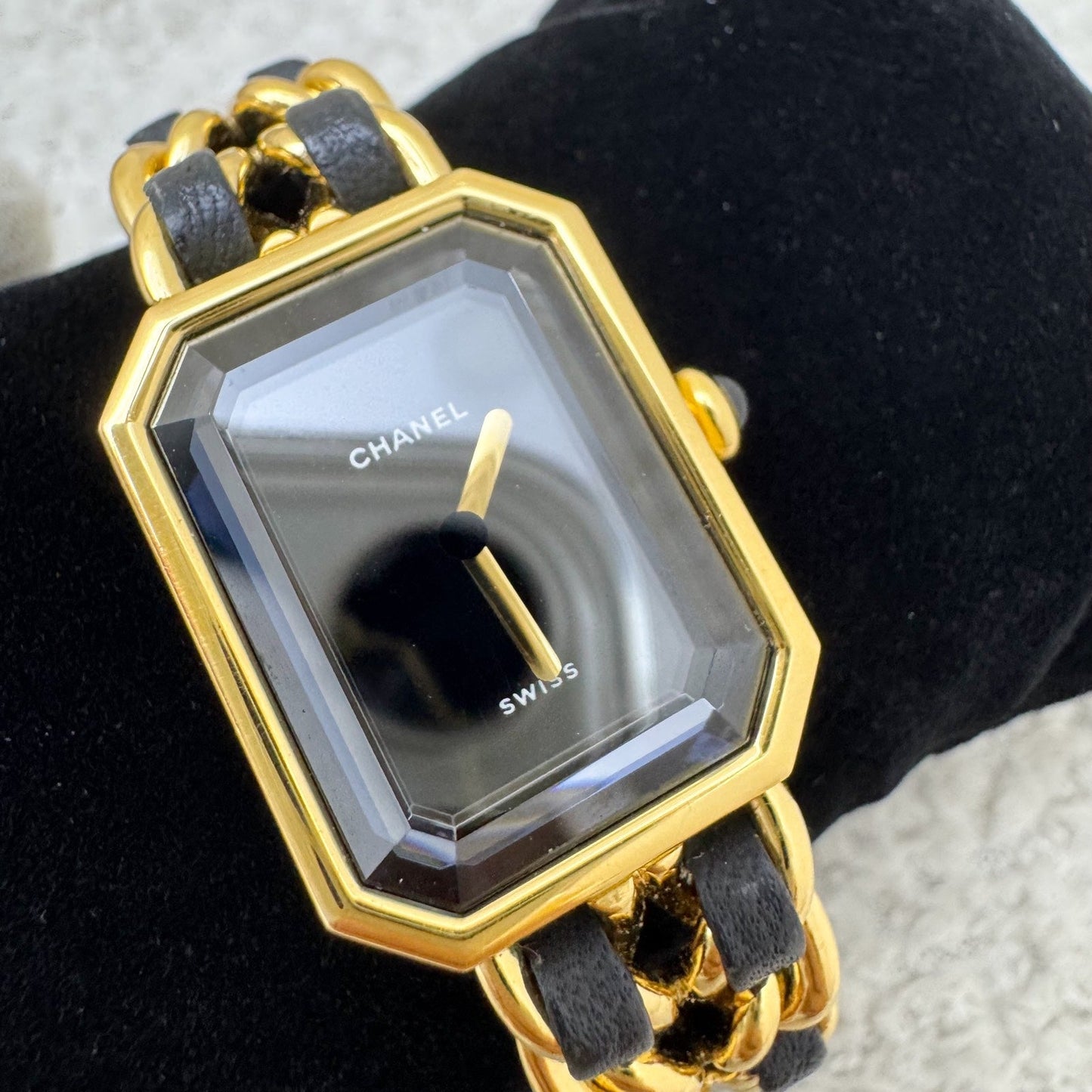Chanel Vintage Premiere Watch in 24K Gold Plated HW and Black Leather Size M (Year 1991)