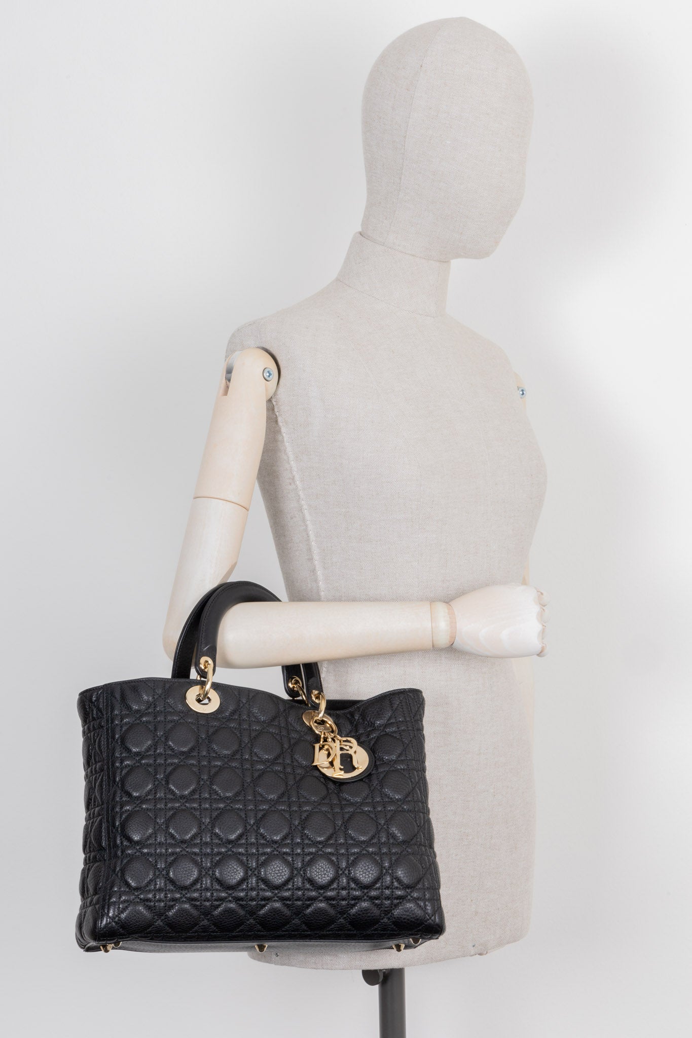 Christian Dior Lady Dior Bag Quilted Grained Calfskin Black