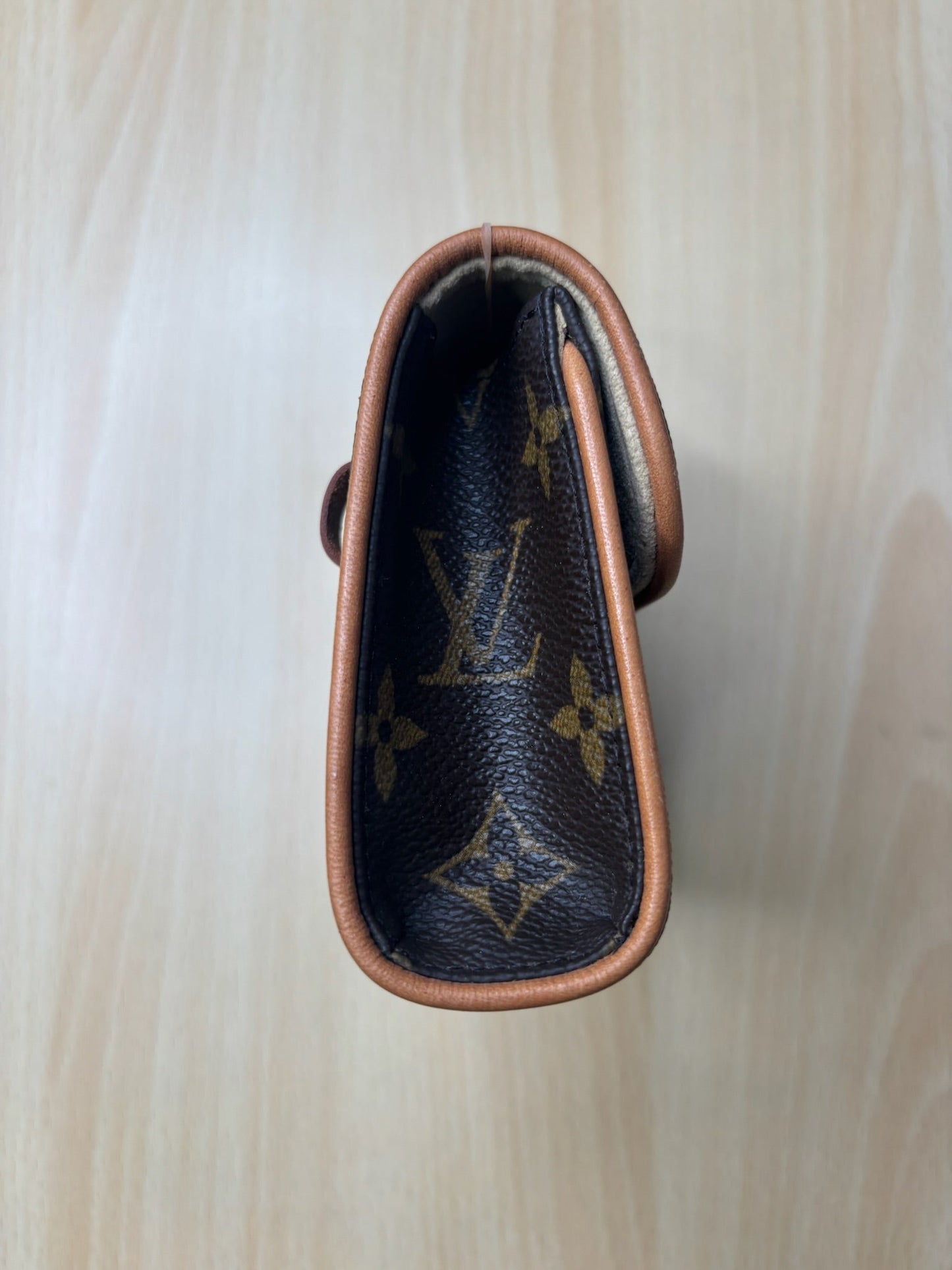 Louis Vuitton Monogram Pochette Florentine (no strap) K23