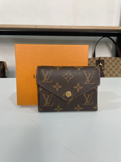 M0707-86 Louis Vuitton Victorine Wallet