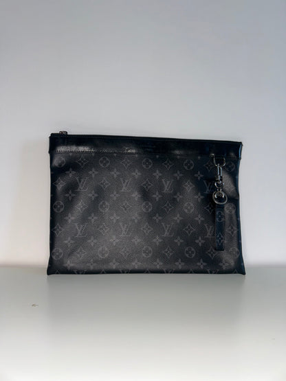 Louis Vuitton Monogram Eclipse Discovery Pochette GM