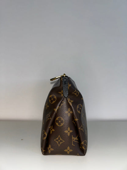 Louis Vuitton Pallas Beauty Case
