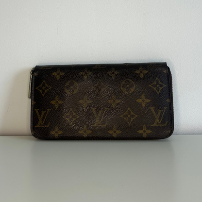 Louis Vuitton Monogram Zippy Wallet