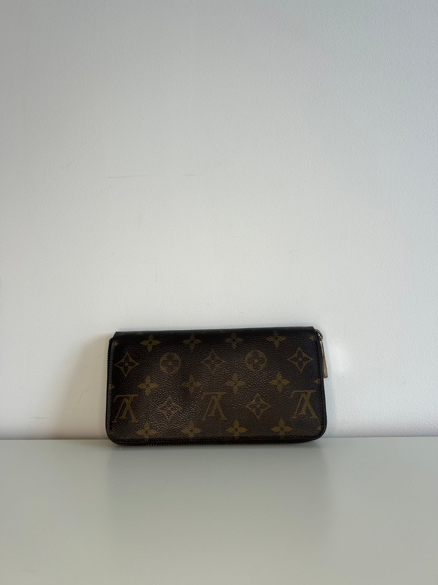 Louis Vuitton Monogram Zippy Wallet