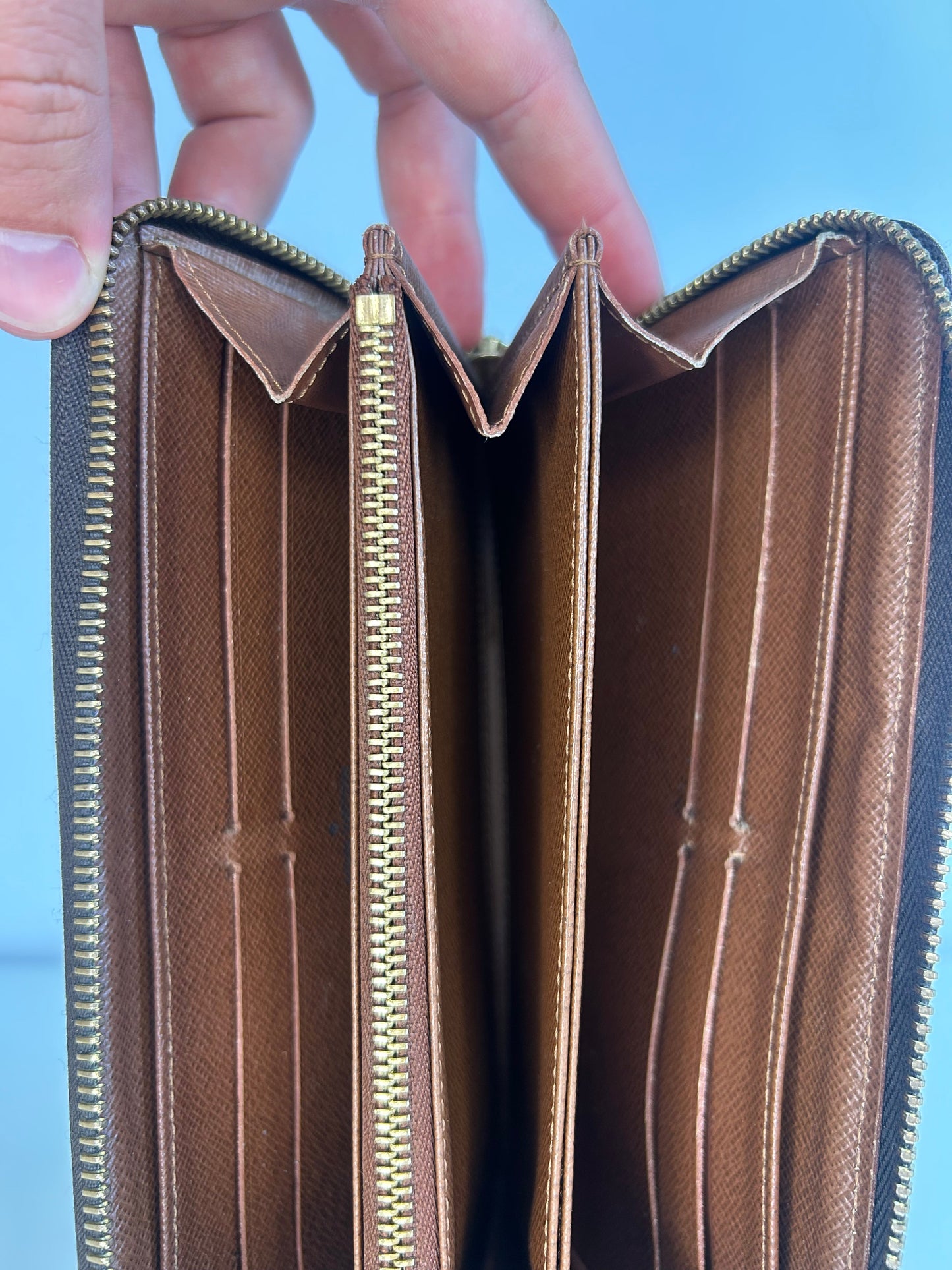 Louis Vuitton Monogram Zippy Wallet