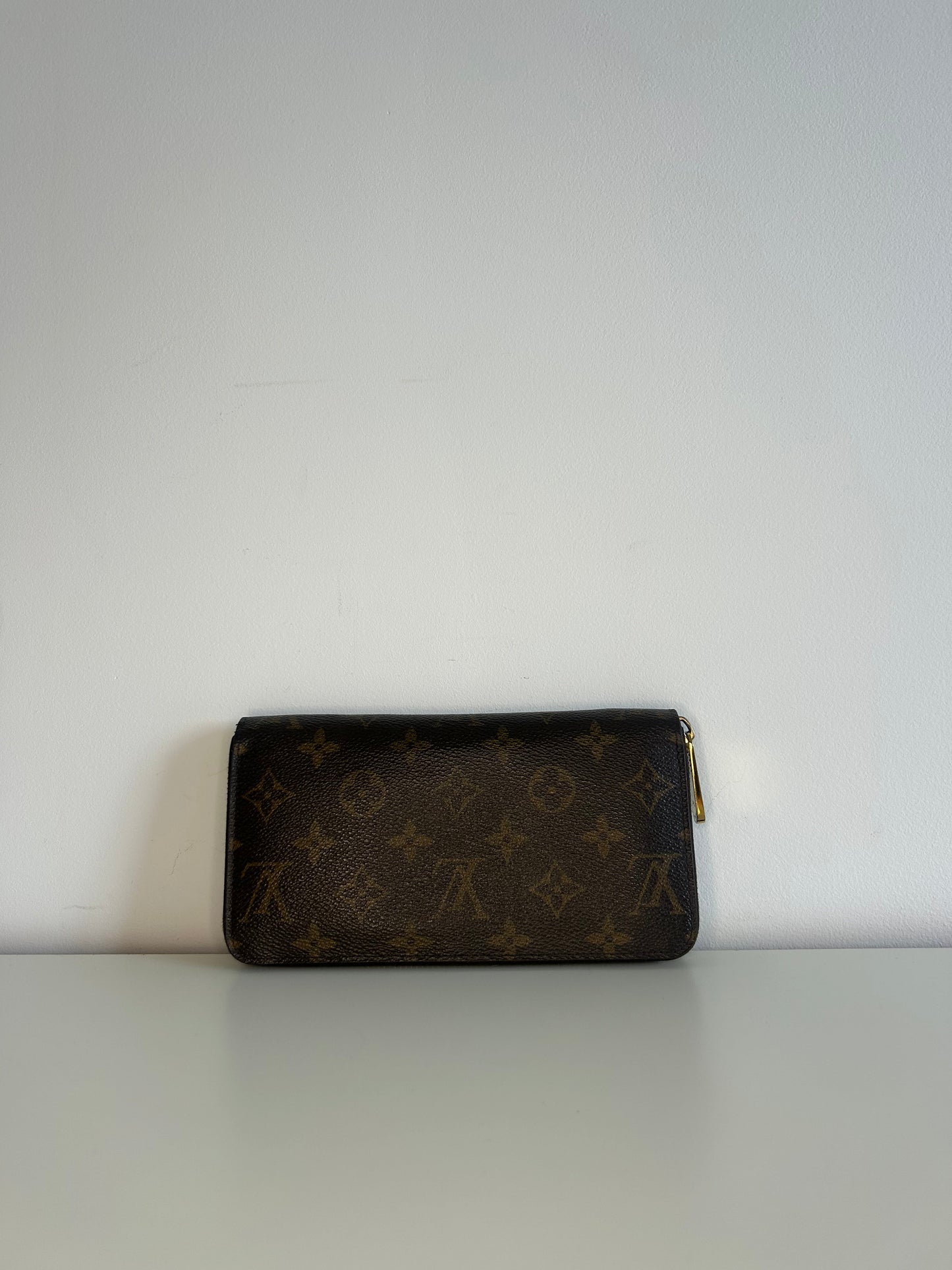 Louis Vuitton Monogram Zippy Wallet