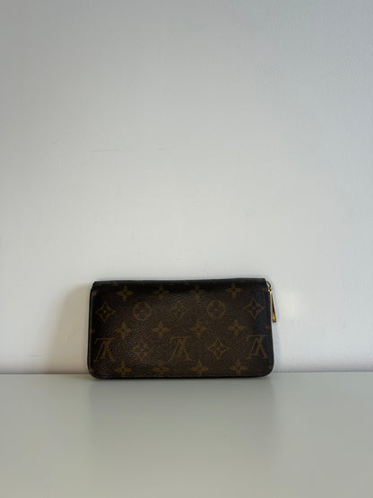 Louis Vuitton Monogram Zippy Wallet