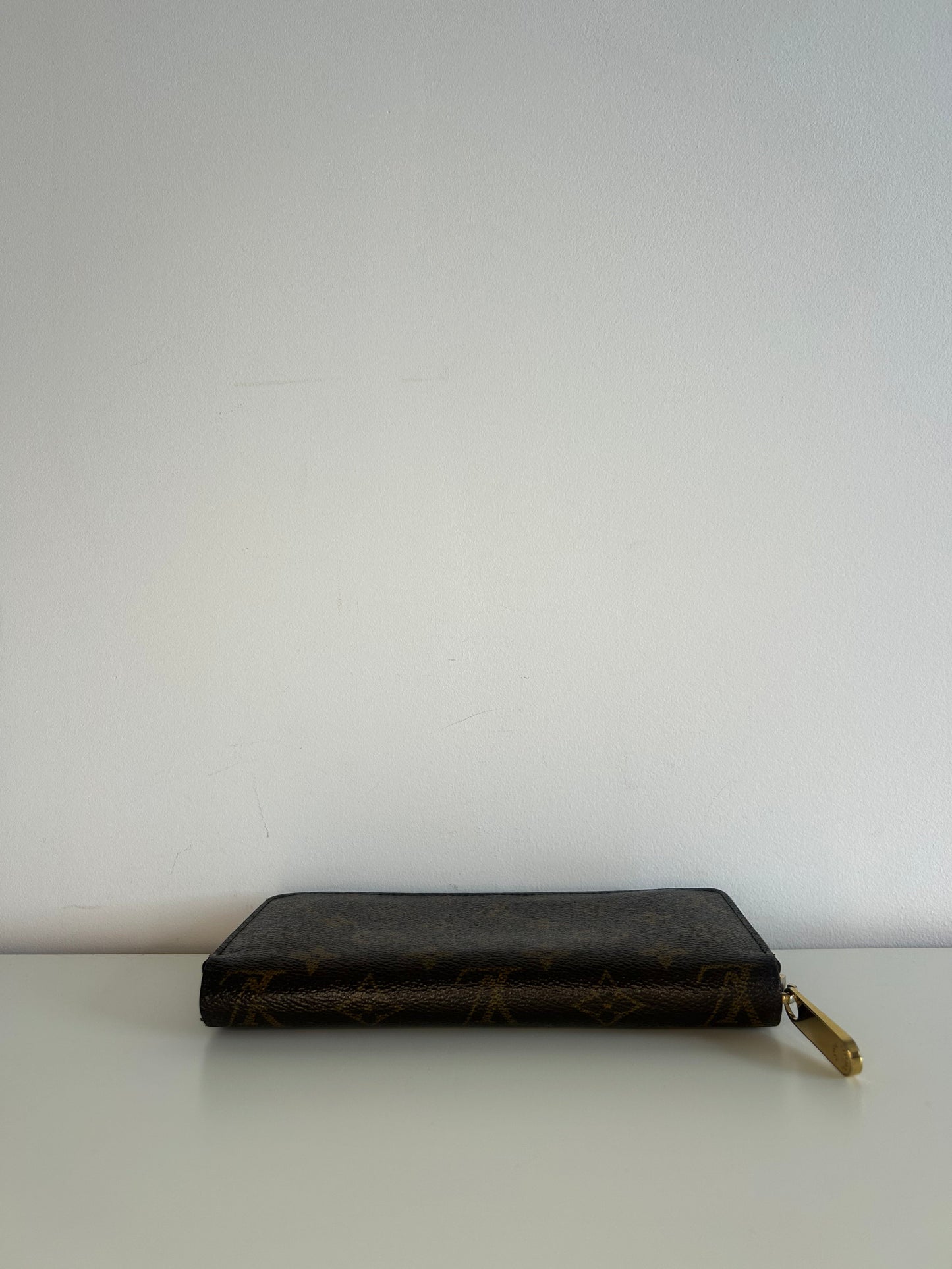 Louis Vuitton Monogram Zippy Wallet