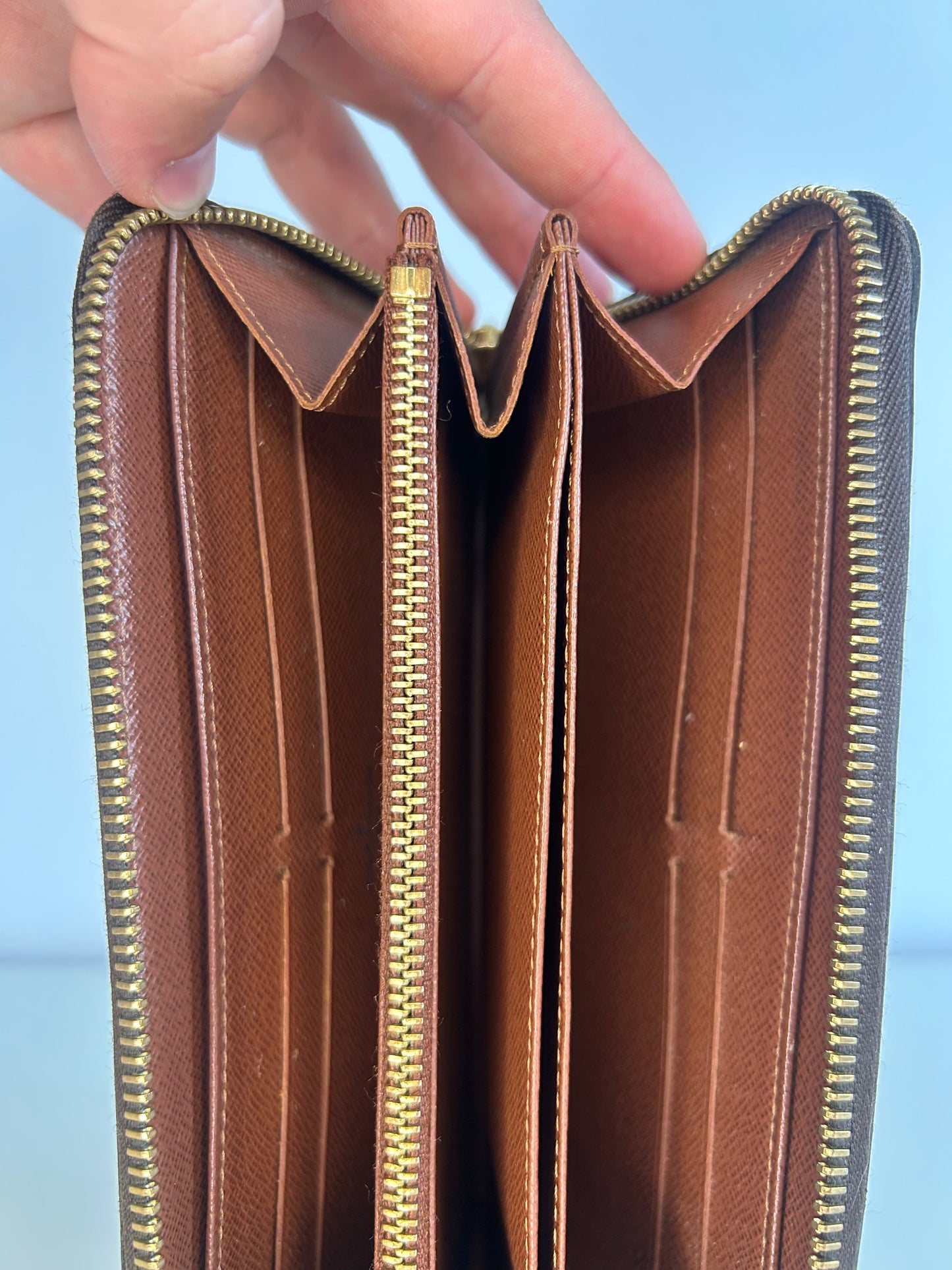 Louis Vuitton Monogram Zippy Wallet