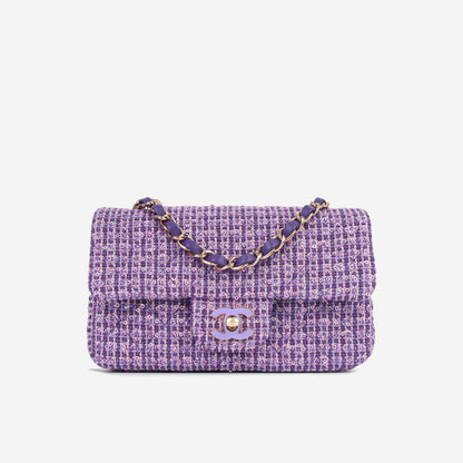 Chanel Classic Flap Lambskin Gold Shoulder Bag Style 40