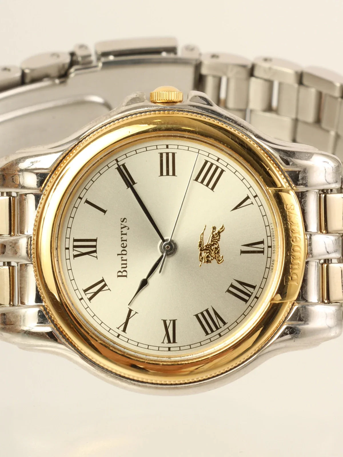 BURBERRY Round Logo Face Watch Silver/Gold