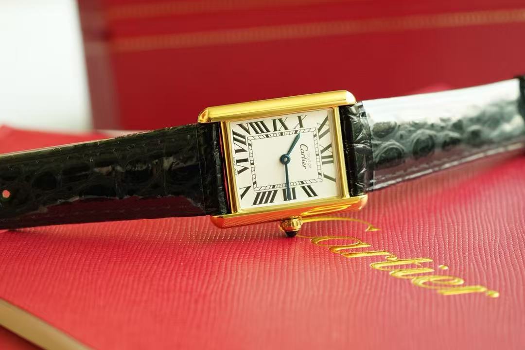 TANK MUST QUARTZ 30MM GOLD PLATED CASE LEATHER IVORY DIAL