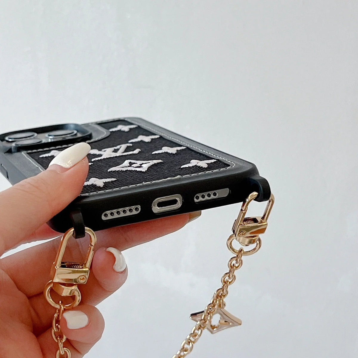 Fabric Leather Crossbody Chain Iphone Case With Ornament Charm / 18 Pro / 18 Pro Max
