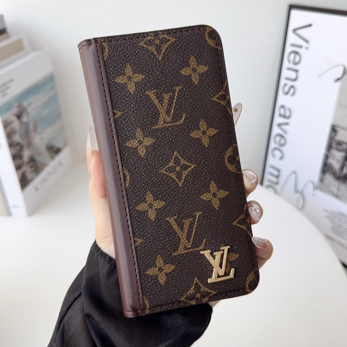 Louis V Folio Wallet Case iPhone 17 Series