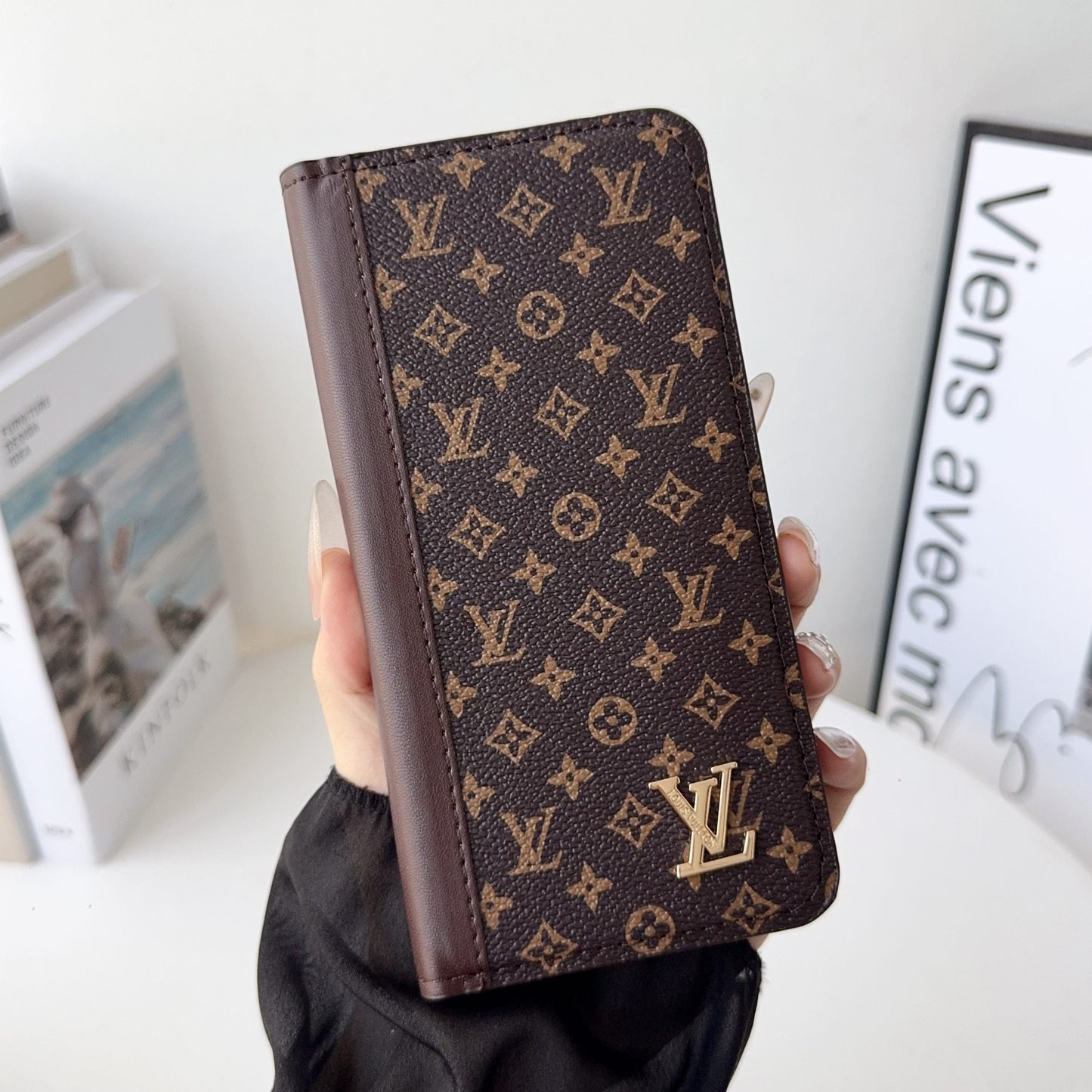 Louis V Folio Wallet Case iPhone 17 Series
