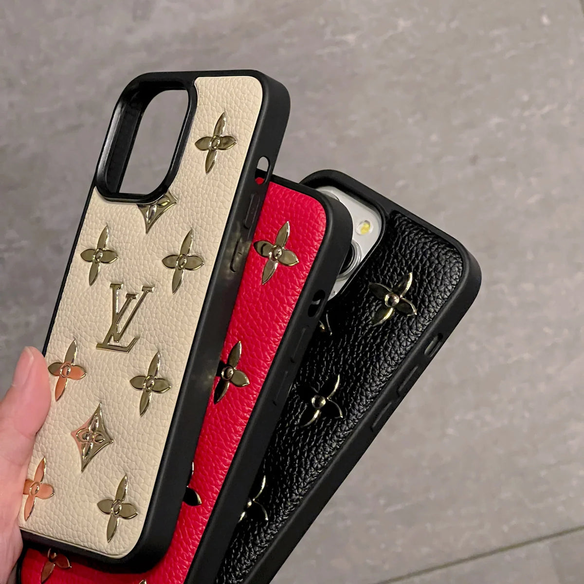 Luxury Golden Monogram Leather Iphone Case / 18 Pro / 18 Pro Max