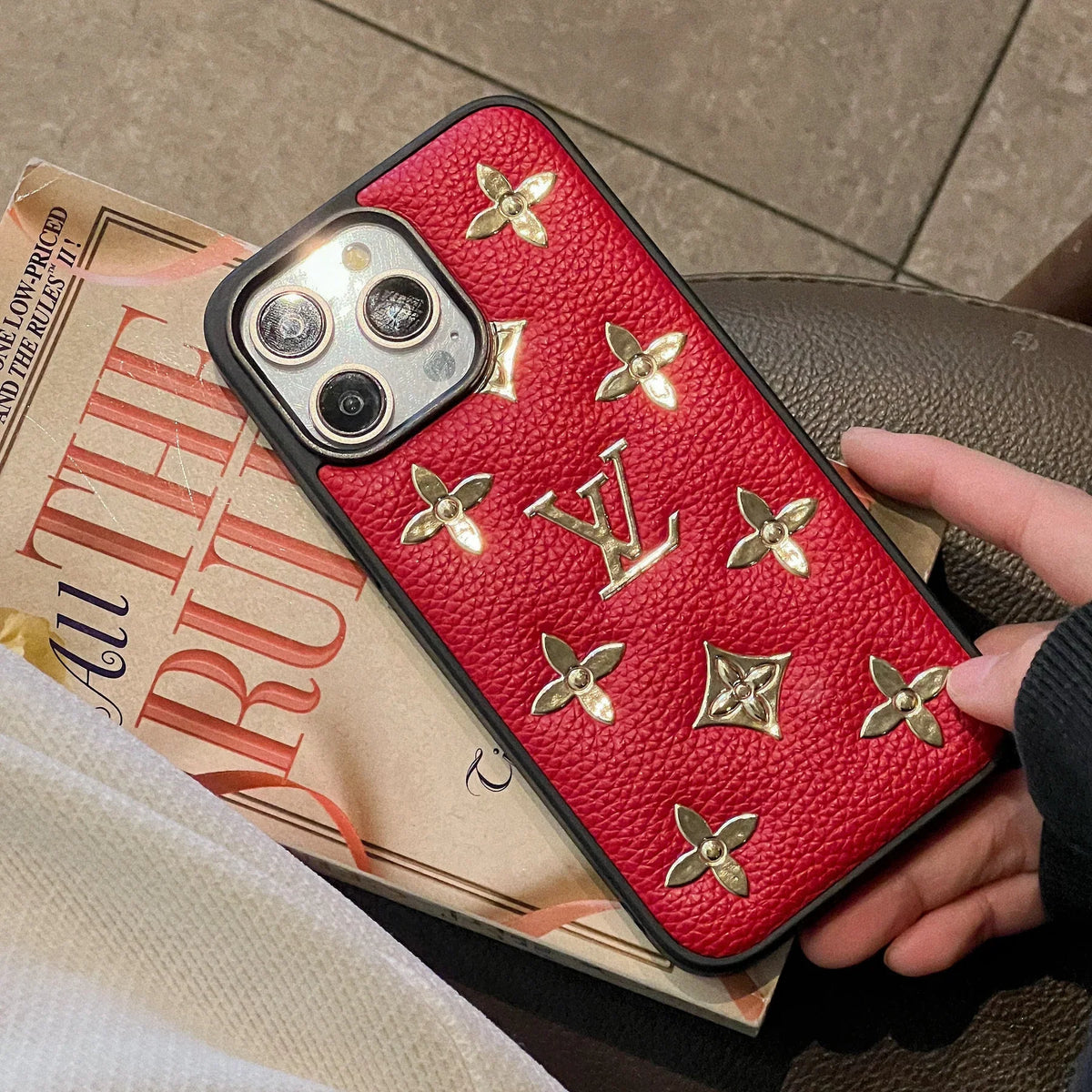 Luxury Golden Monogram Leather Iphone Case / 18 Pro / 18 Pro Max