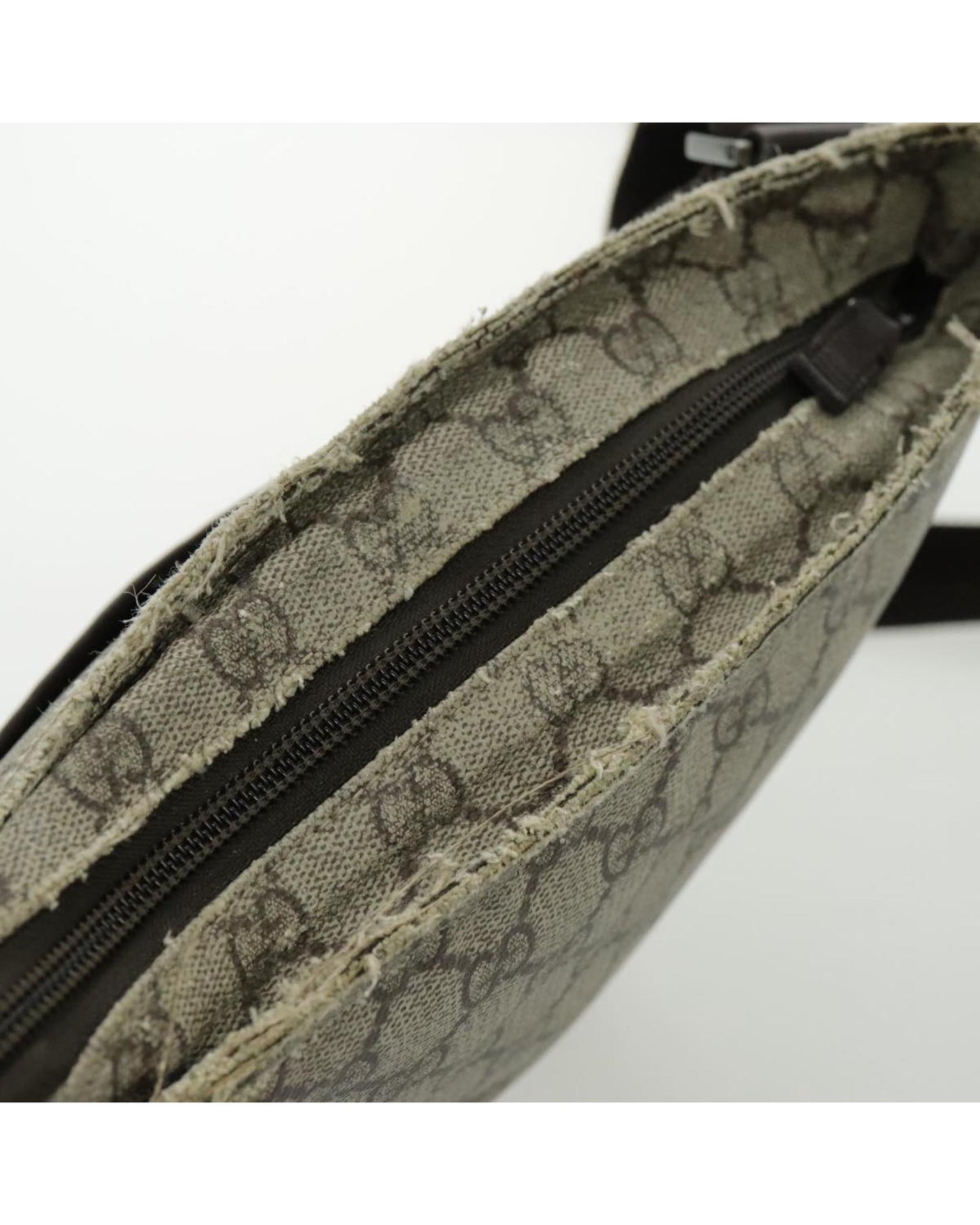 GG Supreme Canvas Crossbody Bag