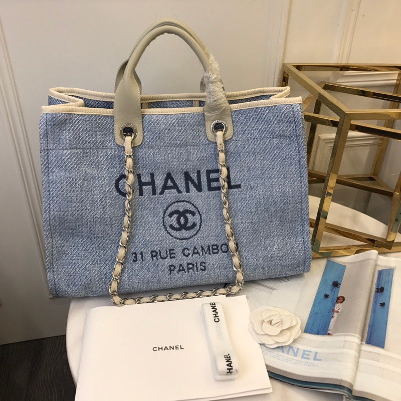 Chanel Luxury Handbag Style 557