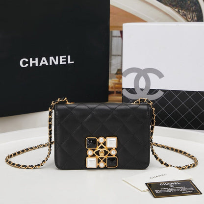 Chanel Luxury Handbag Style 641