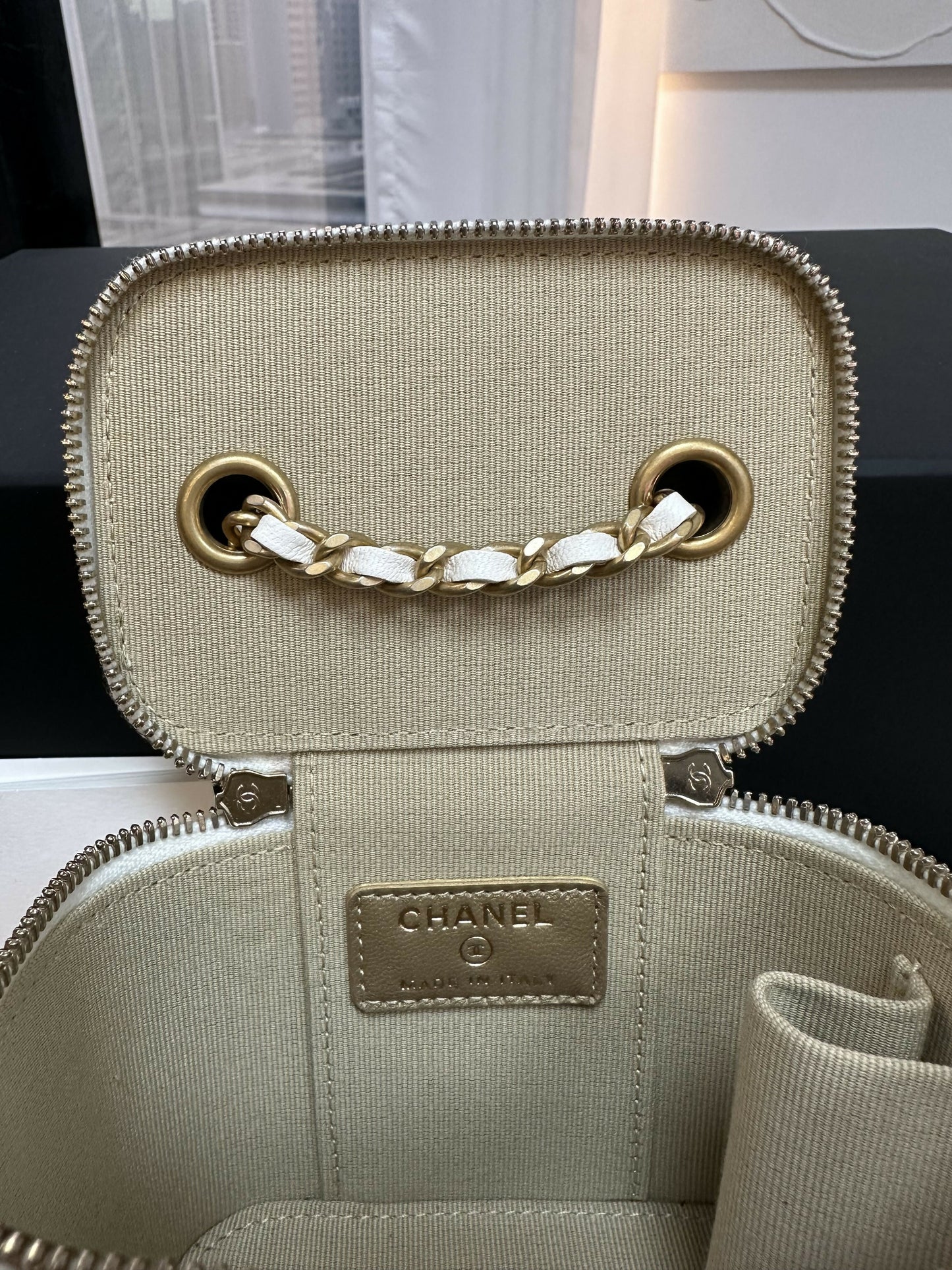 Chanel 21 Vanity With Gold Ball