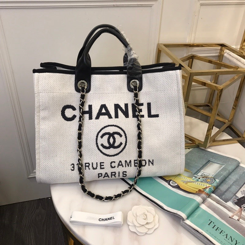 Chanel Luxury Handbag Style 551