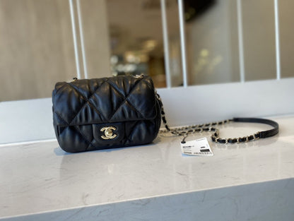 Chanel Luxury Handbag Style 495