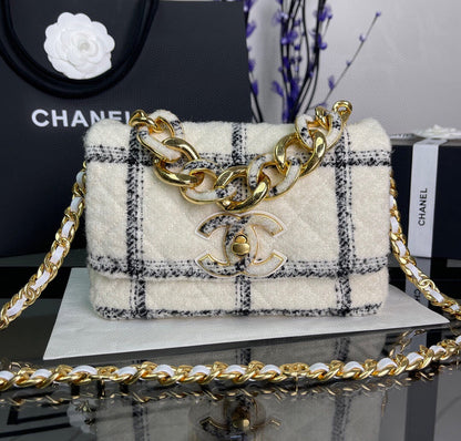 Chanel Luxury Handbag Style 58