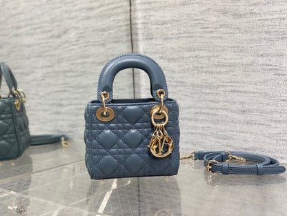 Chanel Luxury Handbag Style 353