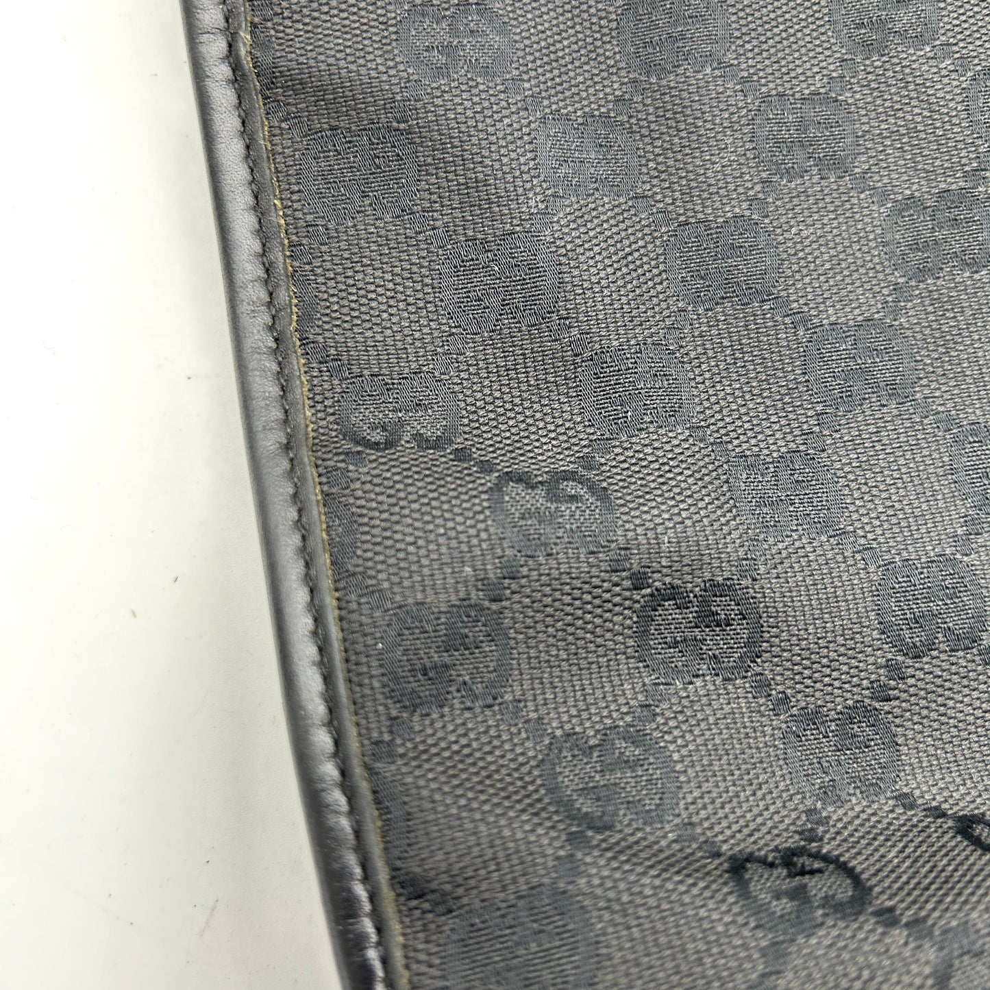 Gucci Black GG Canvas Crossbody Bag gu9909cc