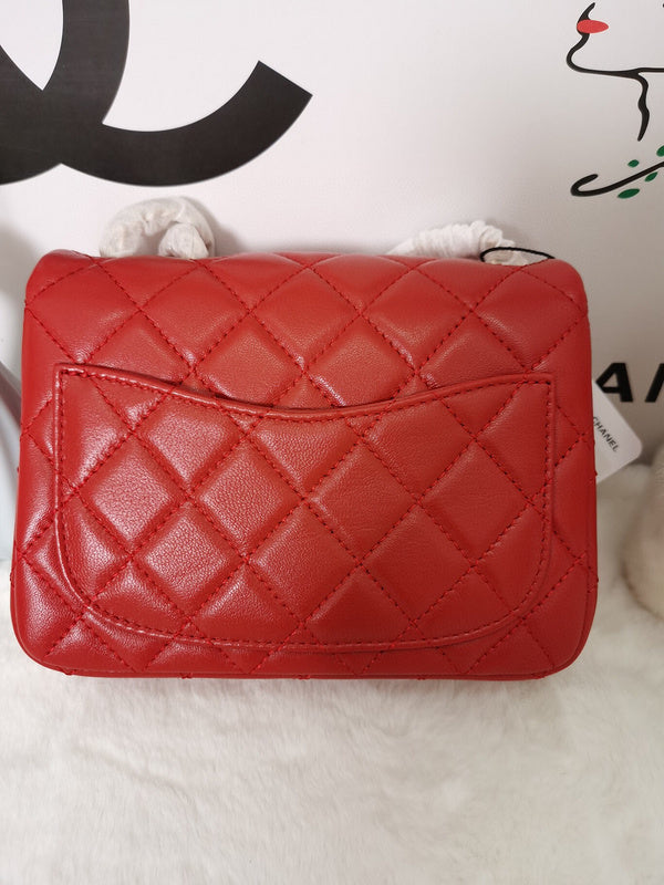 Chanel Luxury Handbag Style 104