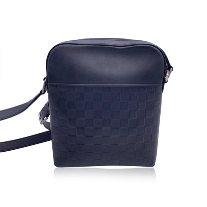 Louis Vuitton Crossbody Bag District
