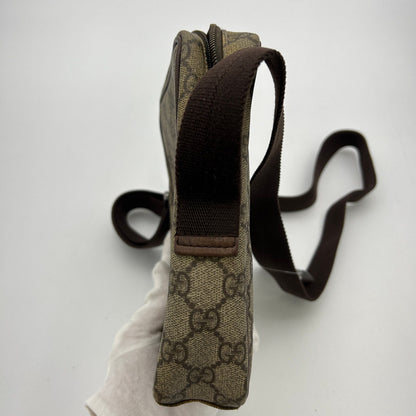 Gucci GG Supreme Crossbody Shoulder Bag gu8813ge